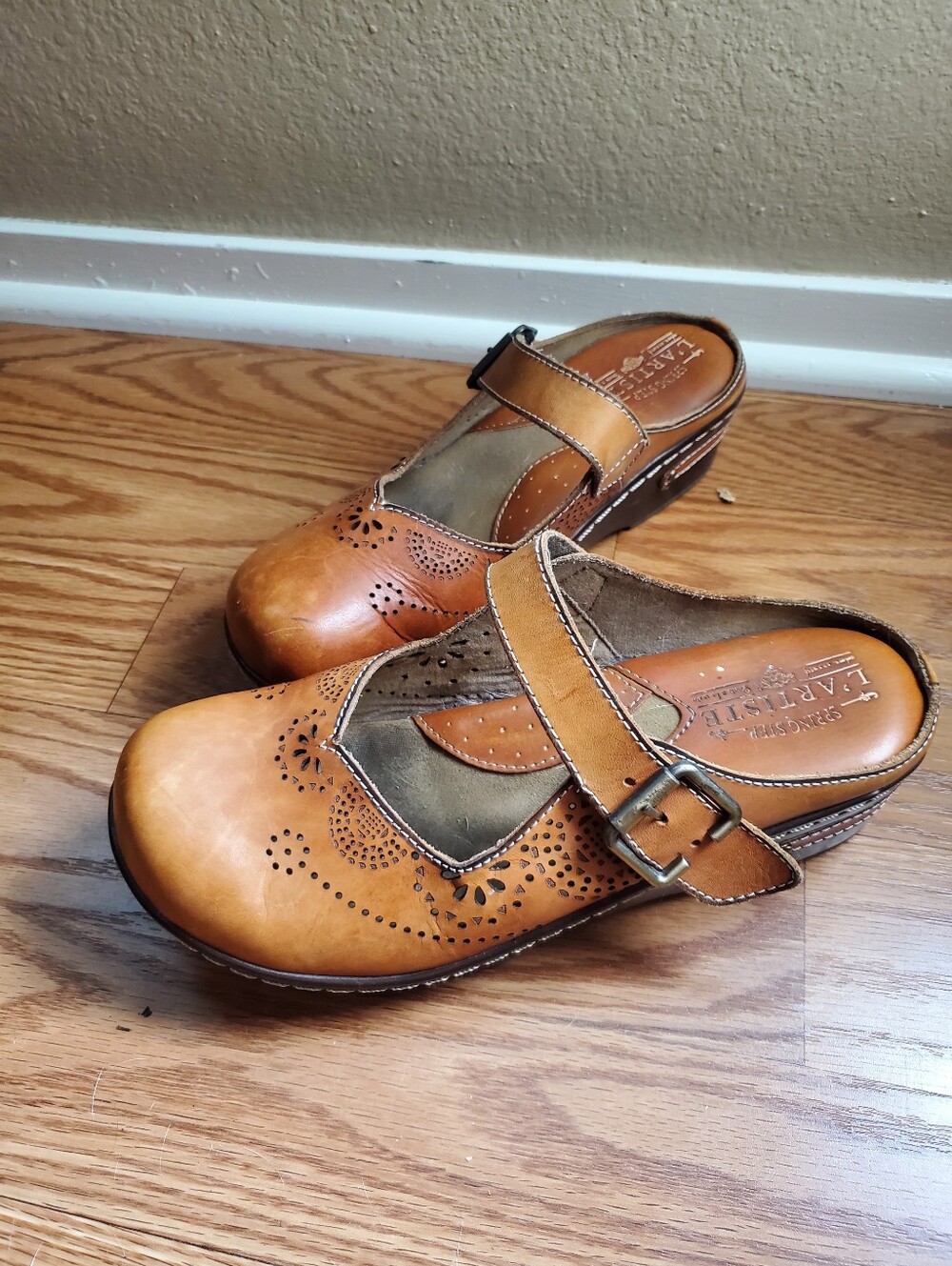 L'ATISTE Tan Leather Mary Jane Clog with Buckle Strap